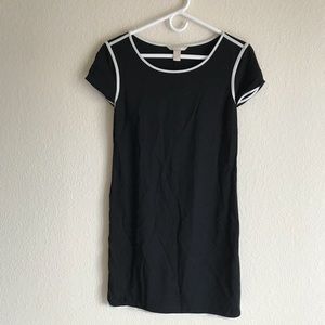 Black and white Banana Republic dress